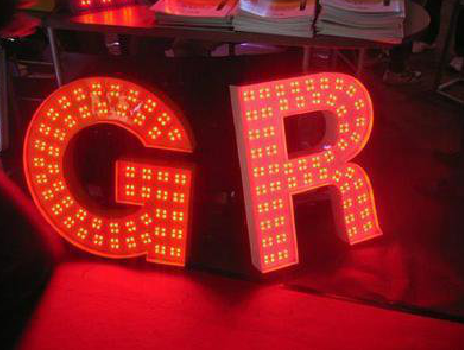 巴东LED发光字常见的安装误区。